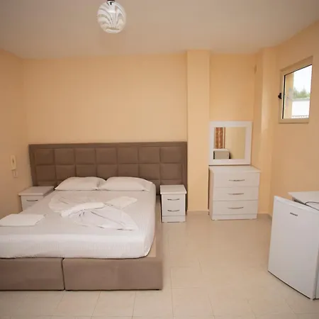 Hotell Sunrise Golem (Tirana)