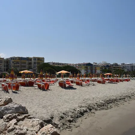 Hotell Sunrise Golem (Tirana)